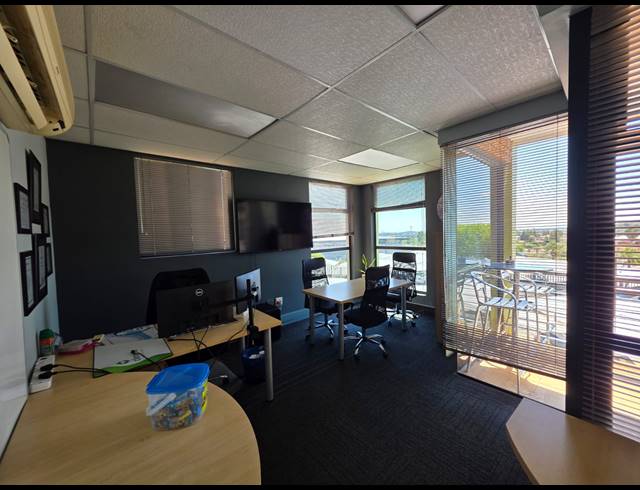120M² OFFICE TO LET IN LANGENHOVENPARK